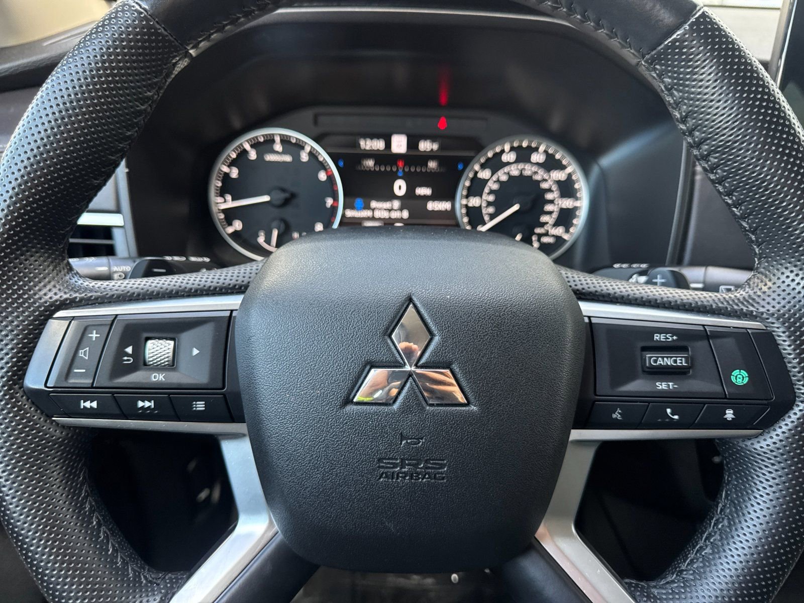 Used 2024 Mitsubishi Outlander SE FWD image 24