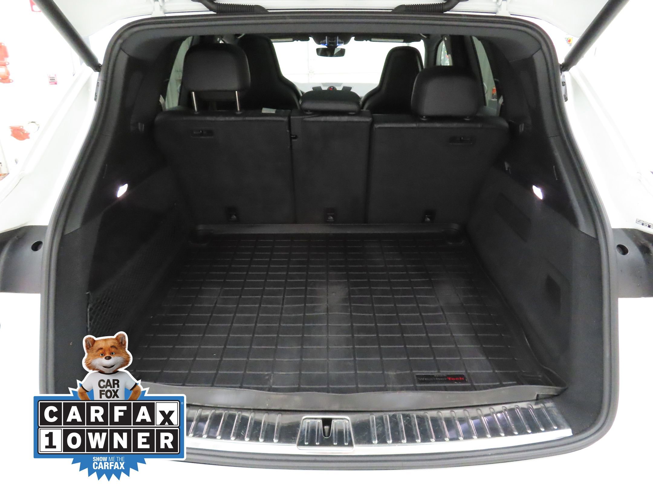 Used 2023 Porsche Cayenne Platinum Edition image 23