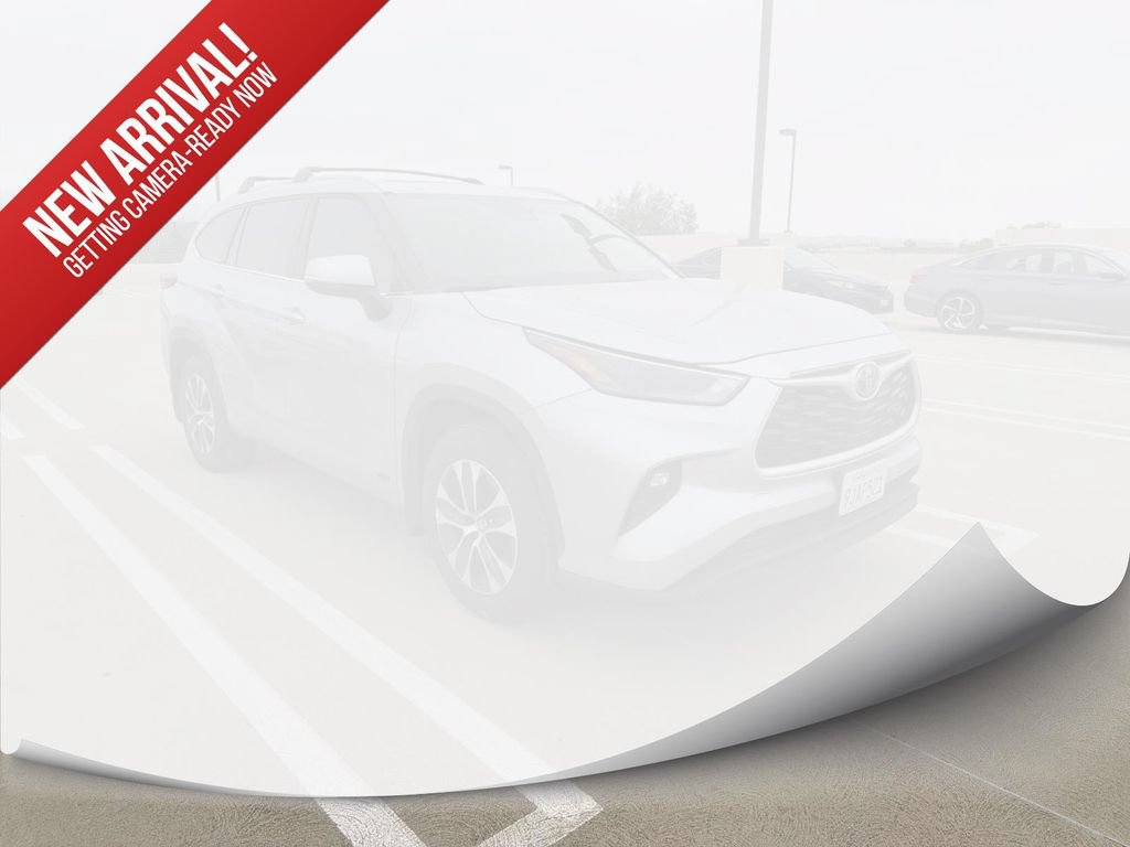 Used 2023 Toyota Highlander XLE