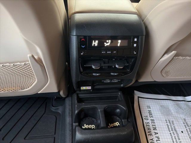 Used 2024 Jeep Grand Cherokee L Limited w/ Luxury Tech Group II image 13