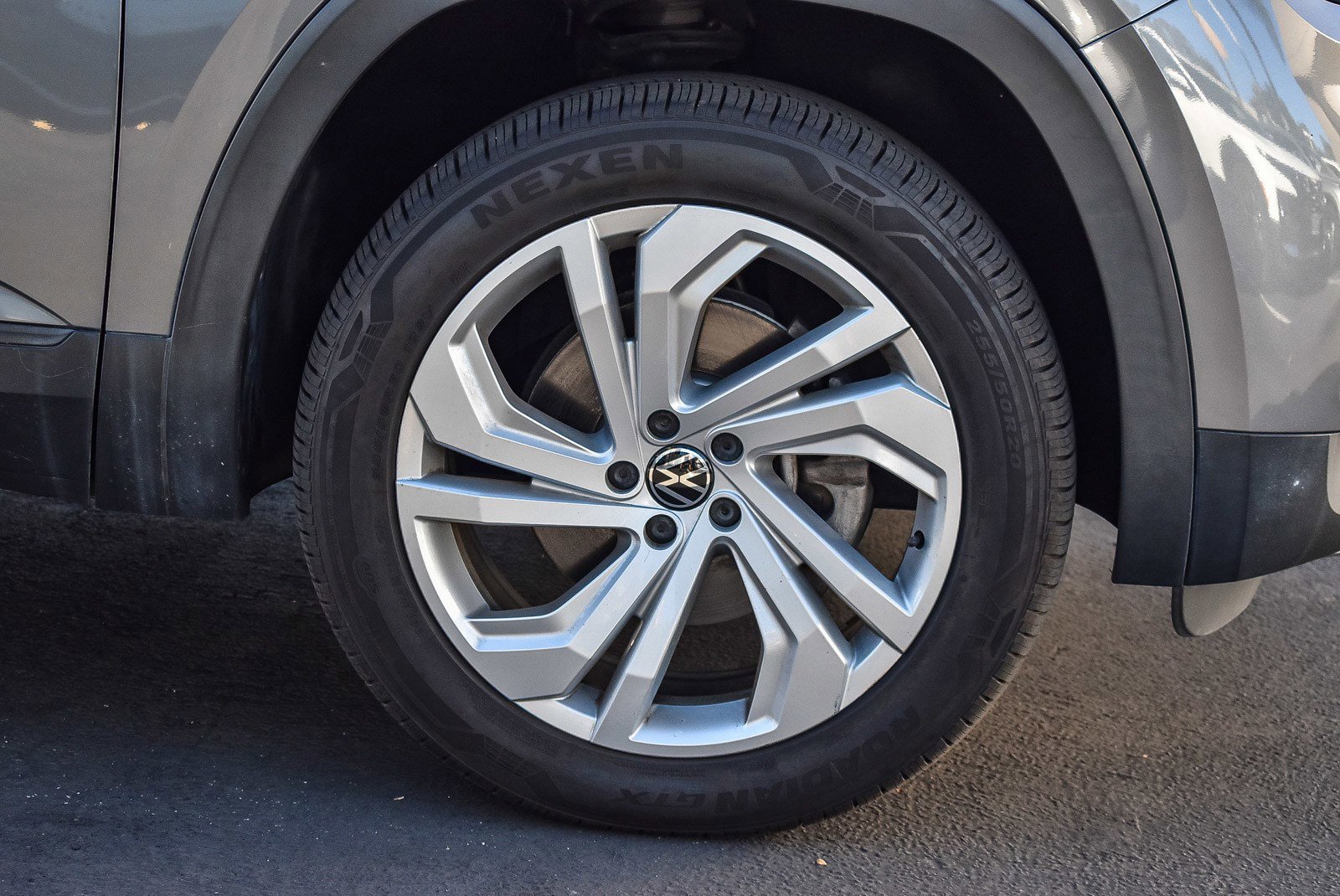 Used 2020 Volkswagen Atlas Cross Sport SEL image 11