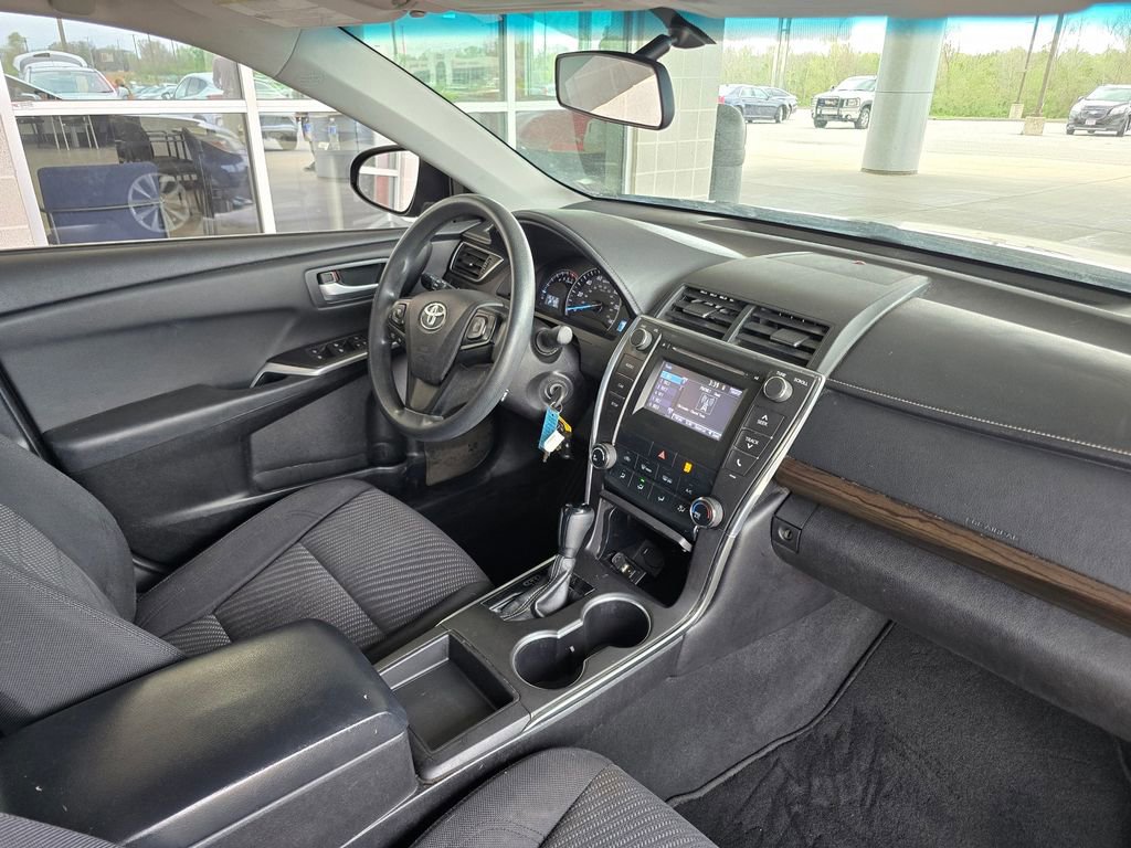 Used 2015 Toyota Camry LE image 13