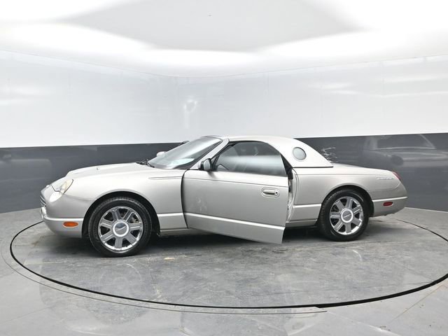Used 2005 Ford Thunderbird image 27