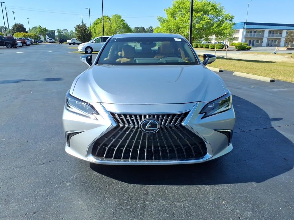 Used 2025 Lexus ES 300h Ultra Luxury w/ Accessory Package (Z2) image 8