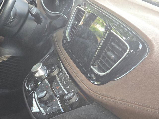 Used 2018 Chrysler Pacifica Limited w/ Advanced Safetytec Group FWD image 9