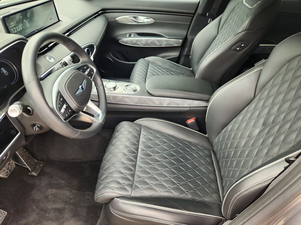 Used 2024 Genesis GV70 3.5T Sport w/ Sport Advanced Package AWD/4WD image 10