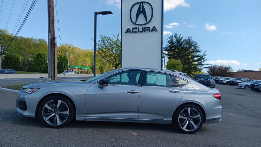 Used 2025 Acura TLX w/ Technology Package FWD image 2