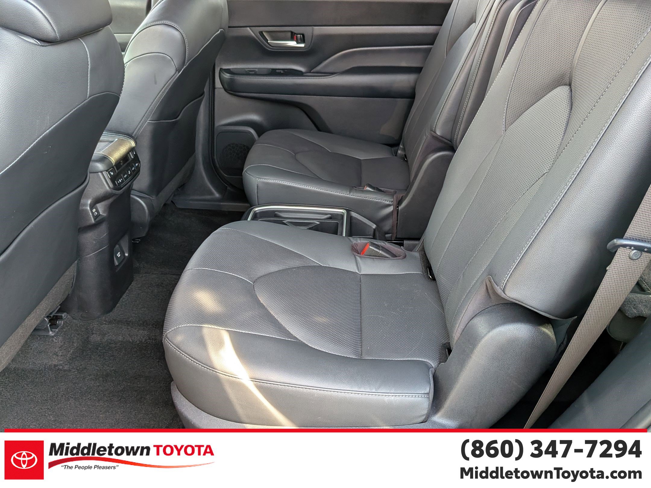 Used 2024 Toyota Grand Highlander Limited image 34