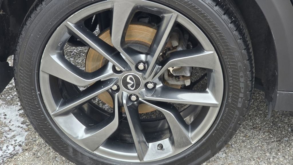 Used 2019 INFINITI QX50 Essential w/ Sensory Package image 10