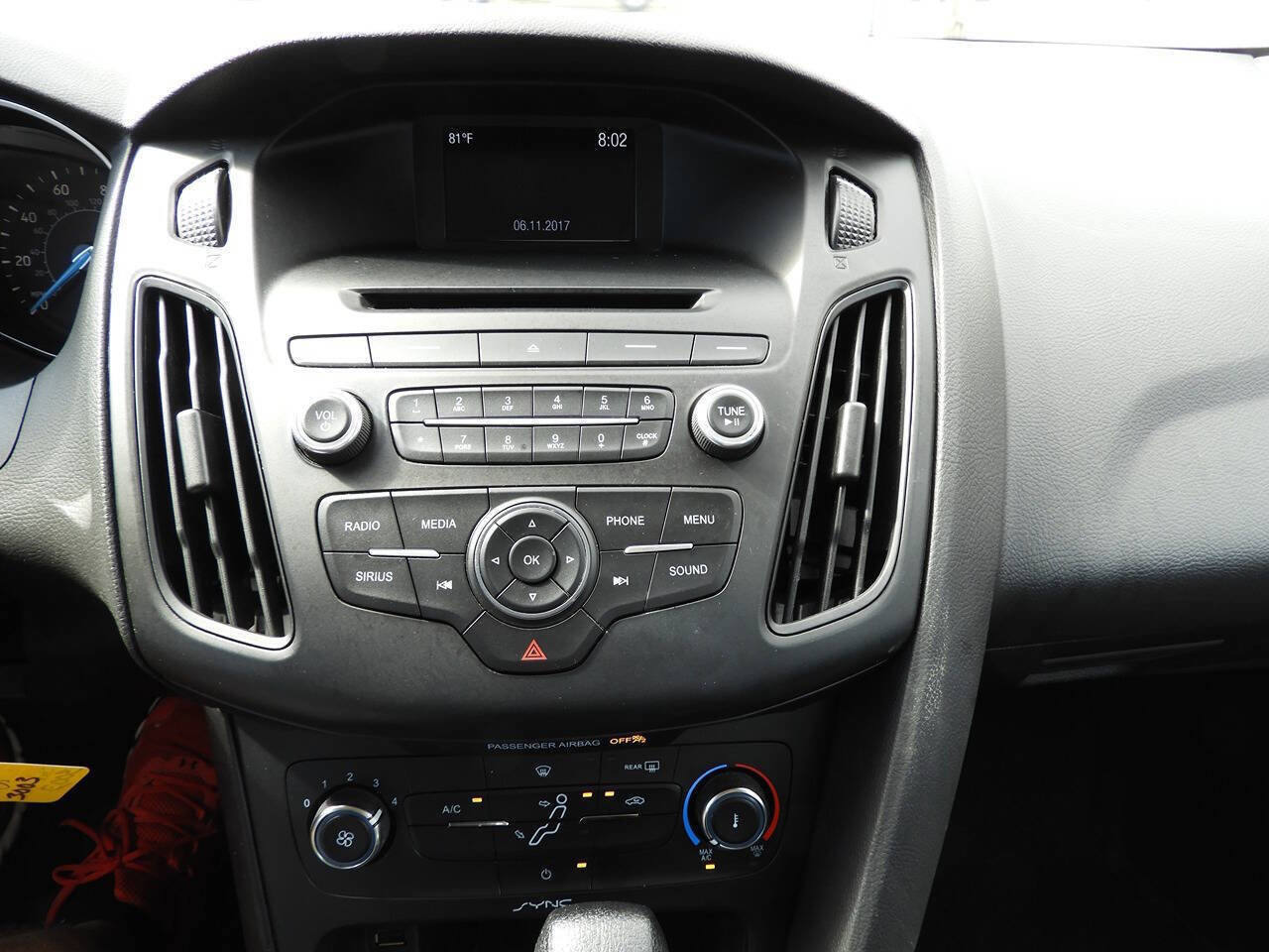 Used 2017 Ford Focus SE FWD image 39