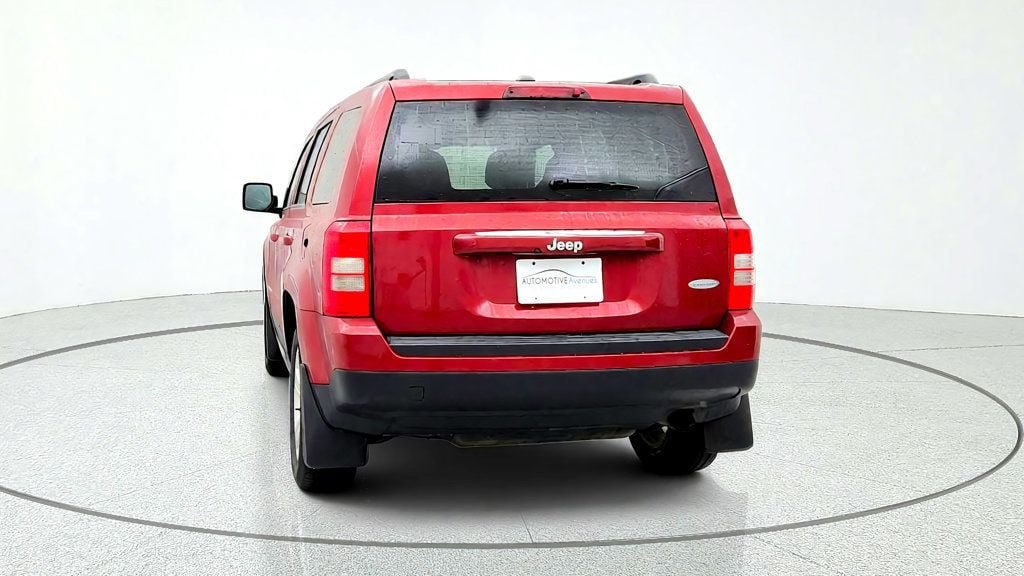 Used 2017 Jeep Patriot Latitude FWD image 6