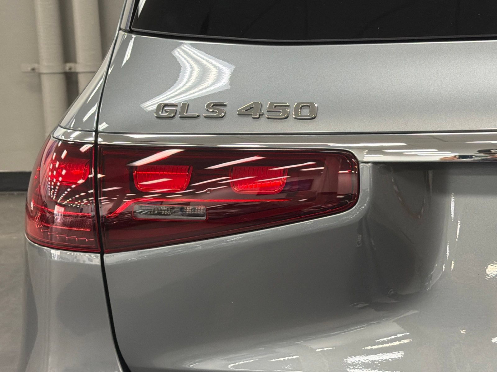 Used 2026 Mercedes-Benz GLS 450 4MATIC w/ AMG Line Exterior image 14
