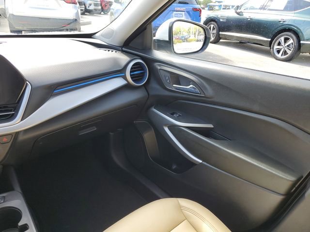 Used 2024 Chevrolet Trax LS w/ LS Convenience Package FWD image 9