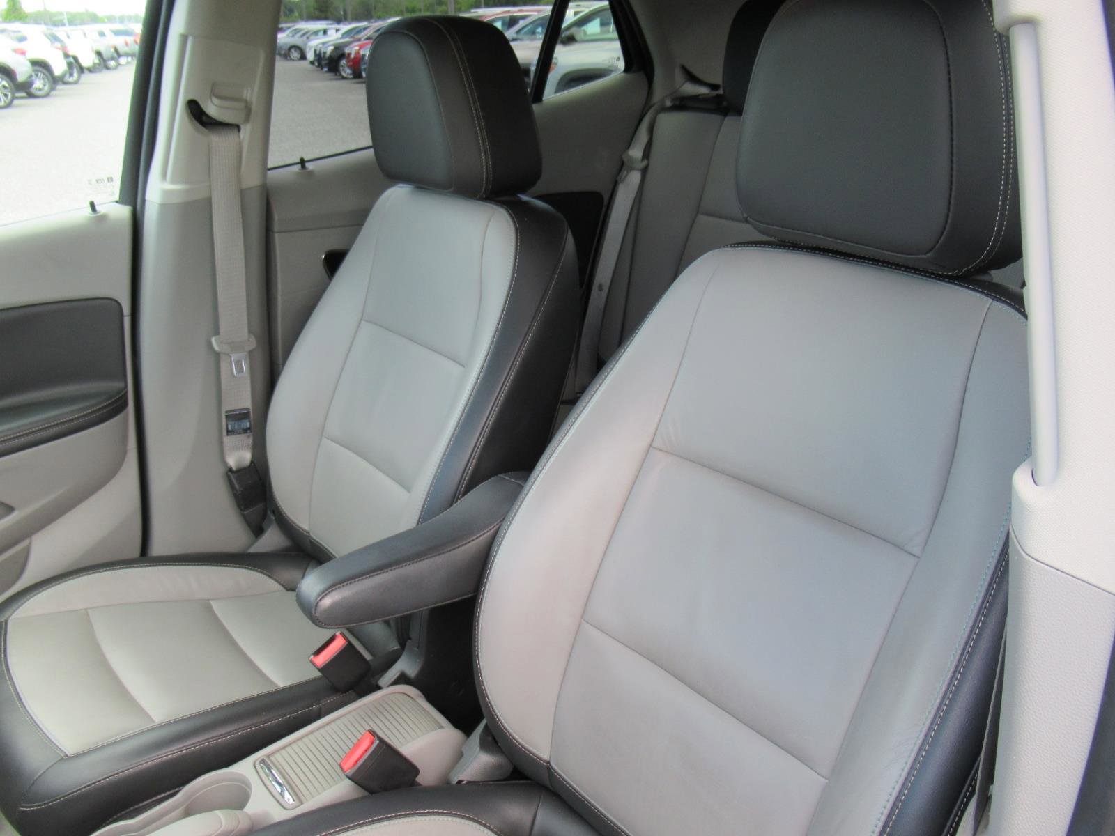 Used 2015 Buick Encore Leather FWD image 18