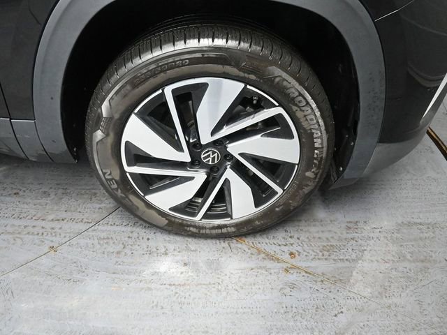 Used 2025 Volkswagen Atlas SE AWD/4WD image 14