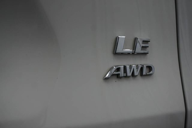 Used 2024 Toyota RAV4 LE AWD/4WD image 12