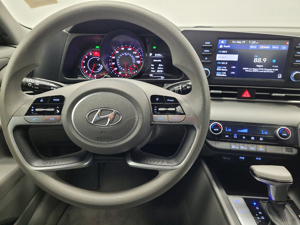 Used 2022 Hyundai Elantra SEL FWD image 22