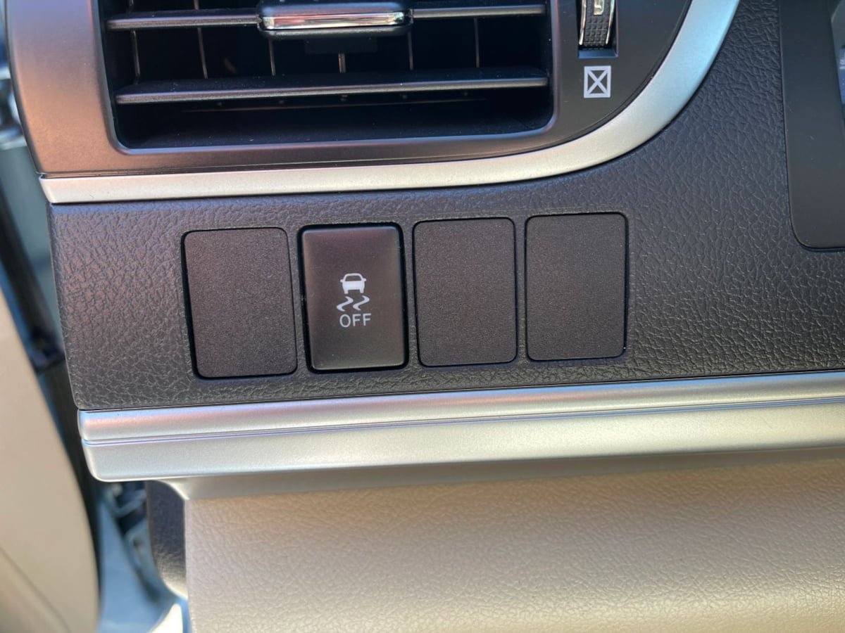Used 2013 Toyota Camry LE image 23