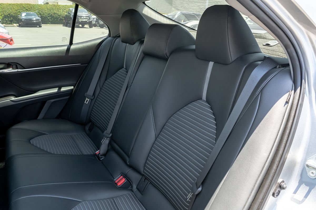 Used 2022 Toyota Camry SE w/ Convenience Package FWD image 11