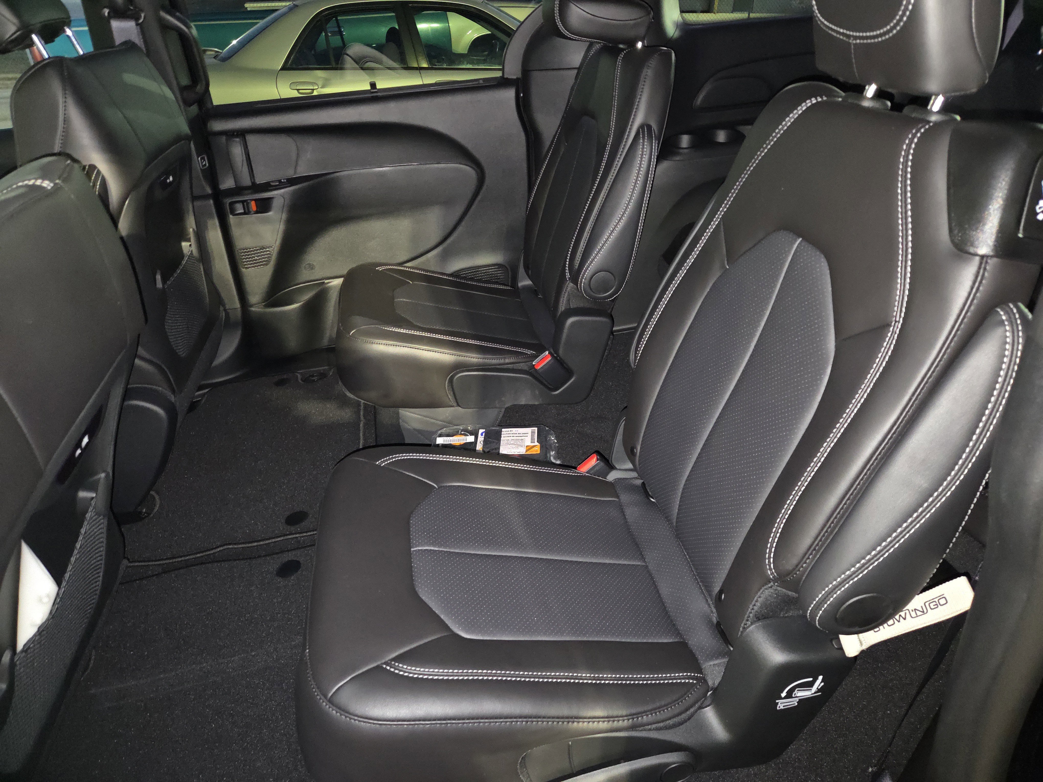 New 2026 Chrysler Pacifica Select FWD image 7