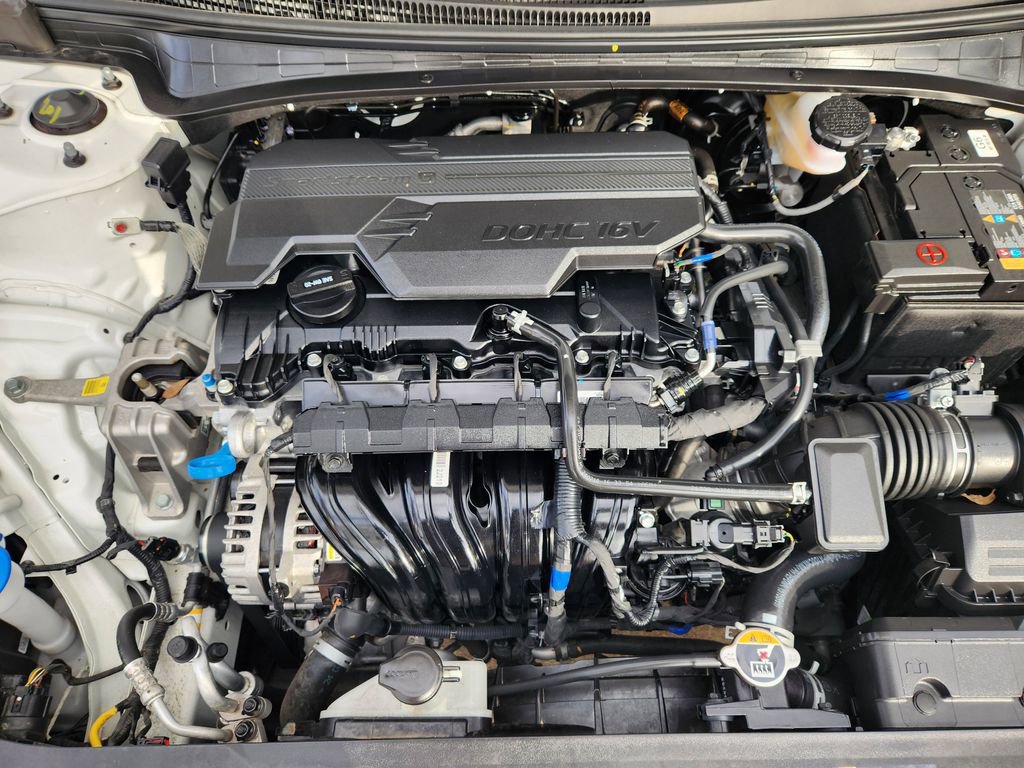 Used 2025 Hyundai Elantra Sport image 29