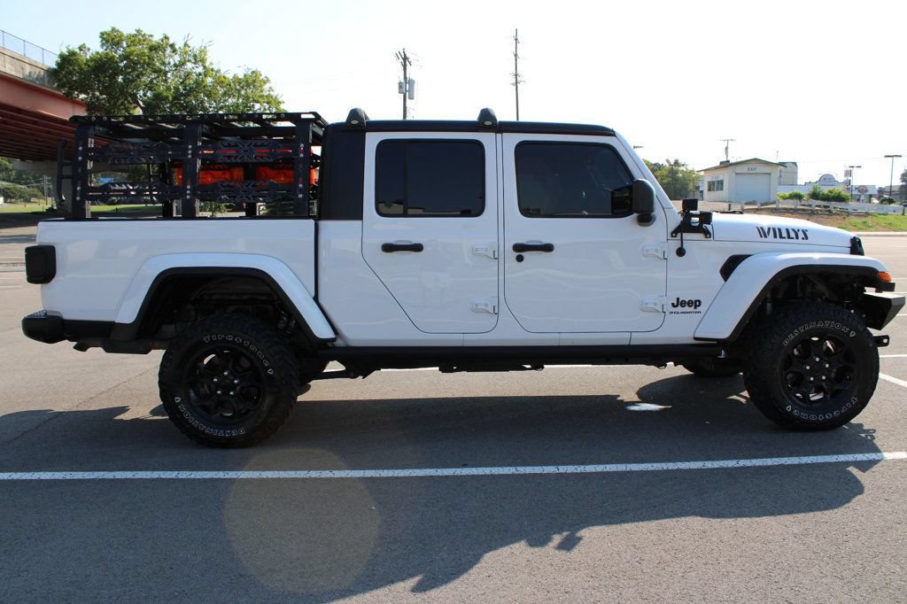 Used 2023 Jeep Gladiator Sport AWD/4WD image 6