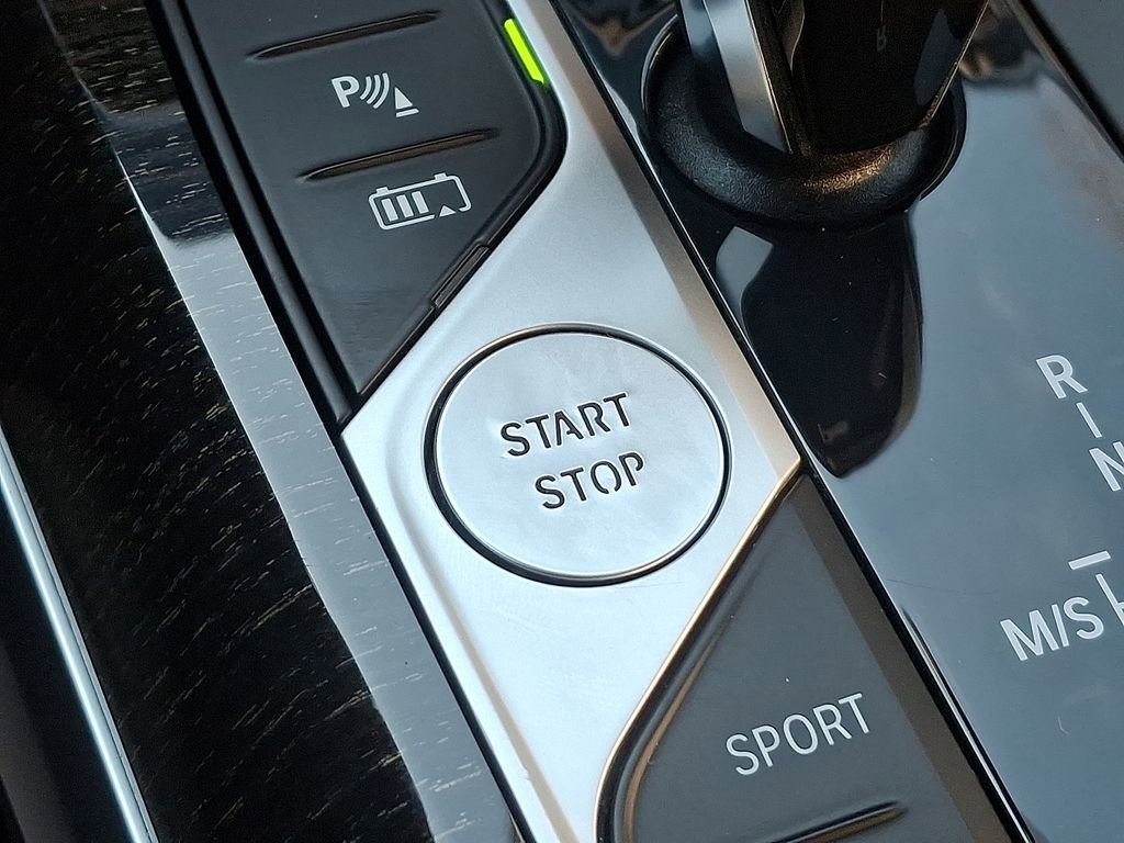 Used 2021 BMW 330e xDrive w/ M Sport Package image 25