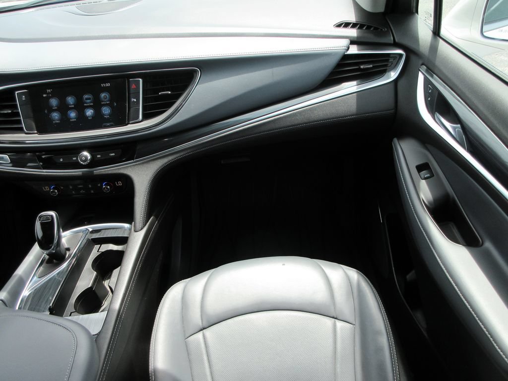 Certified 2019 Buick Enclave Essence FWD image 16