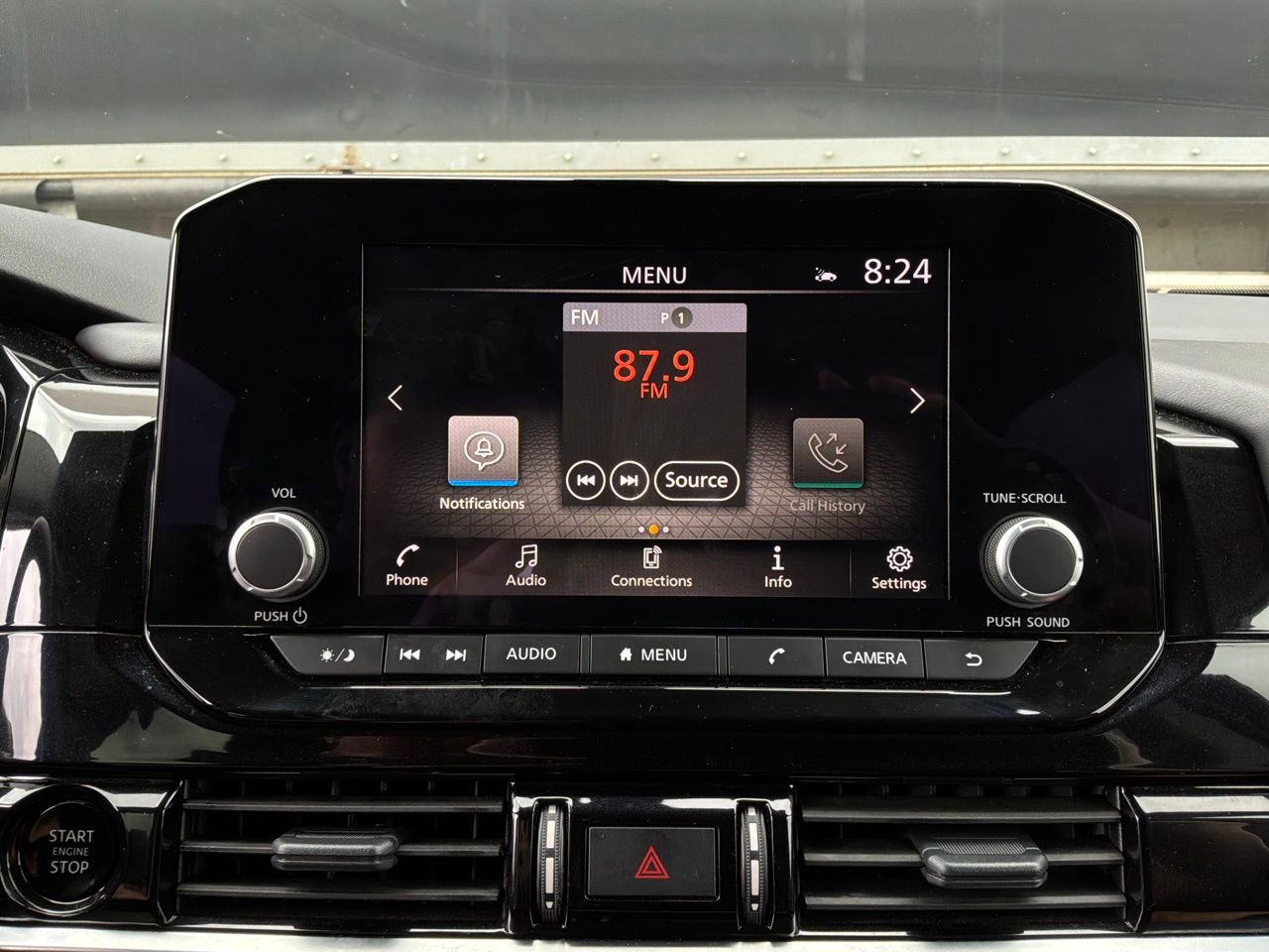 Used 2025 Nissan Pathfinder SV FWD image 32