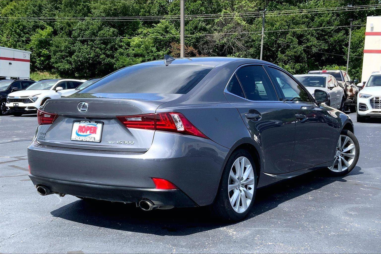 Used 2016 Lexus IS 300 AWD w/ Premium Package image 11