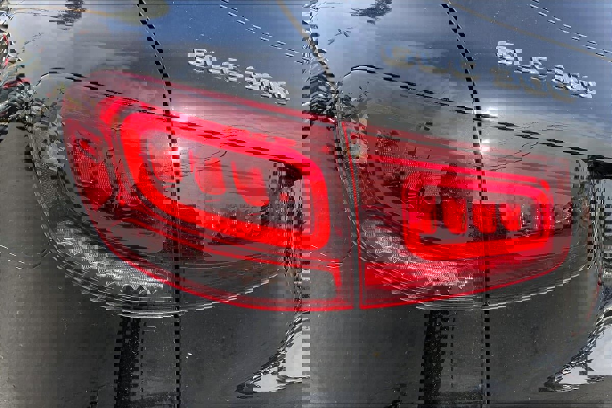 Used 2021 Mercedes-Benz GLC 300 w/ Premium Package image 30