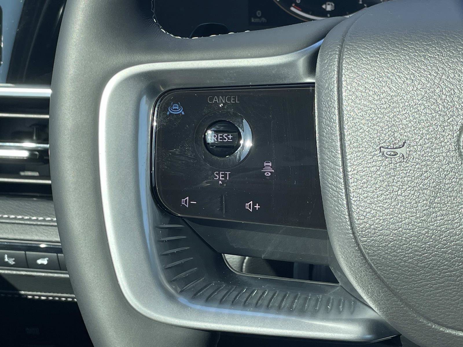 Certified 2025 INFINITI QX80 Luxe image 25