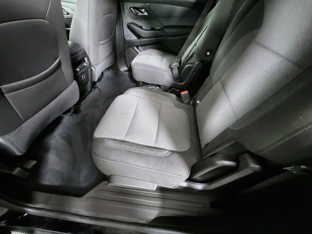 Used 2023 Chevrolet Traverse LT FWD image 26