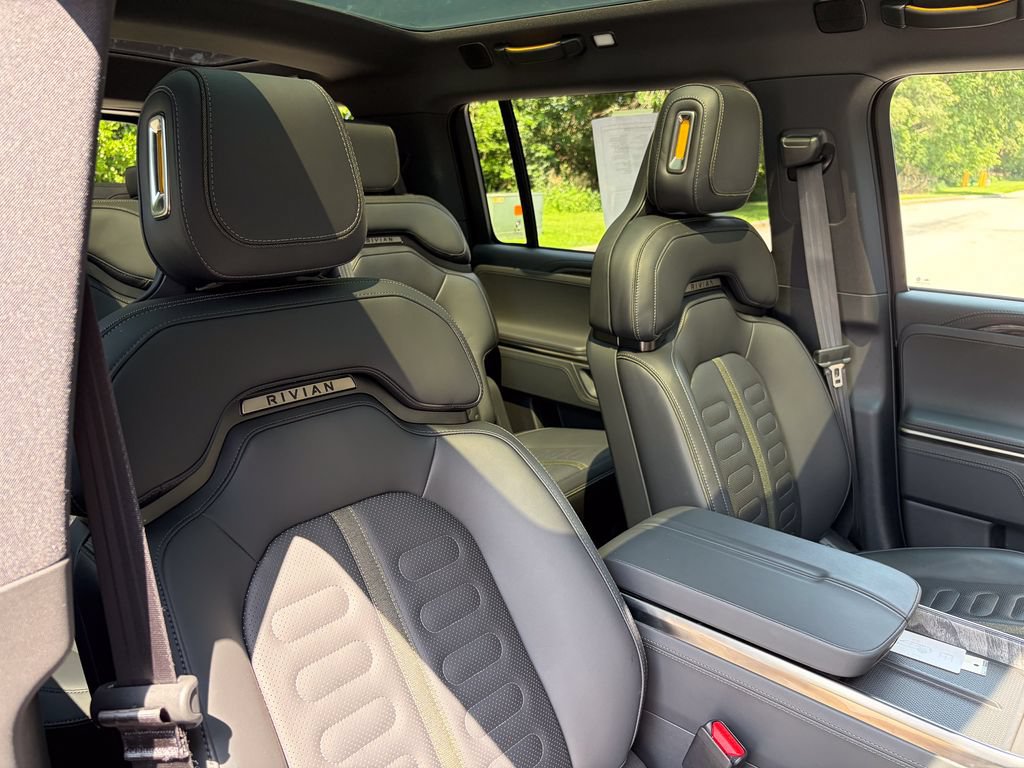 Used 2026 Rivian R1S Adventure AWD/4WD image 44