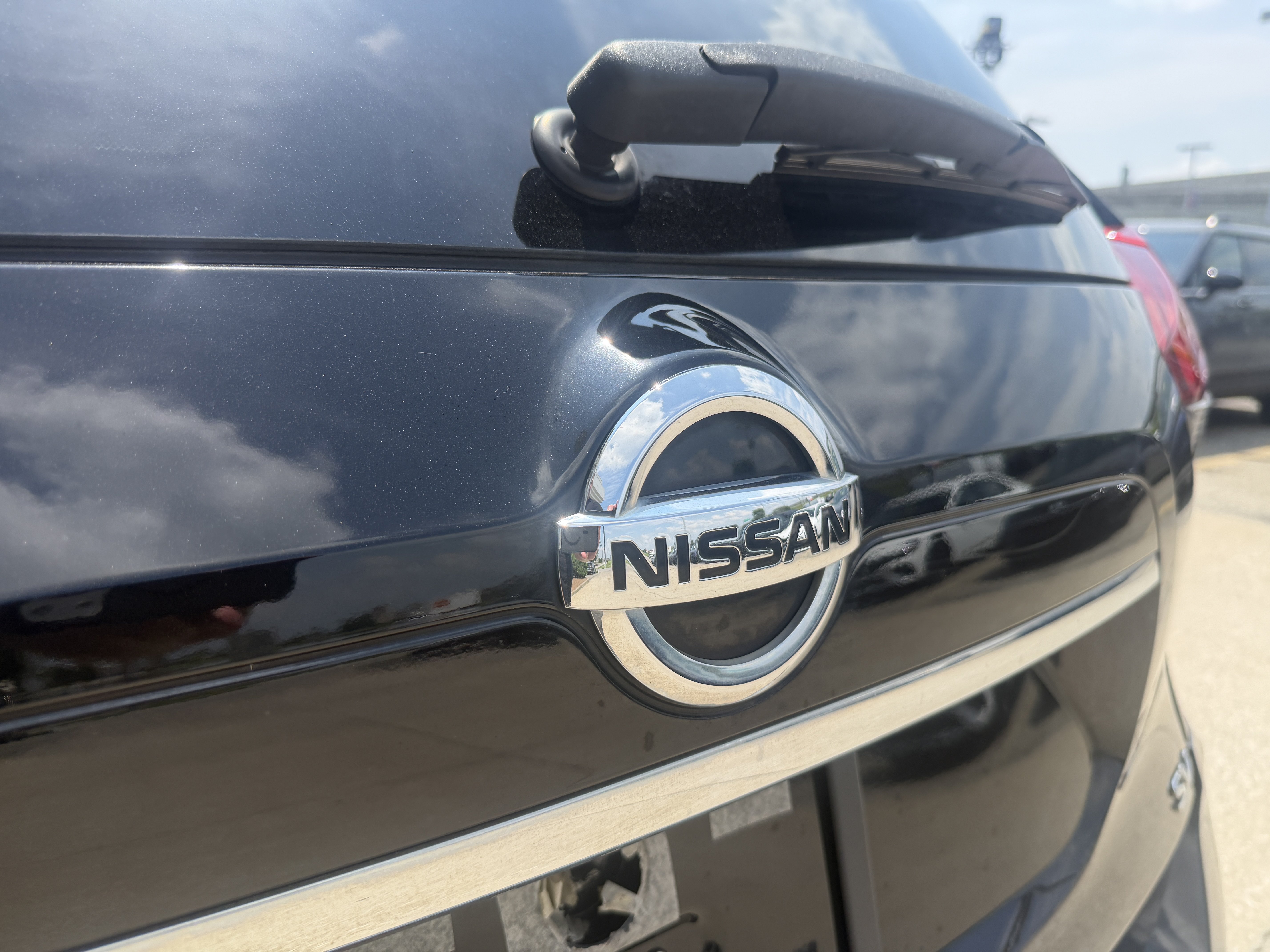 Used 2018 Nissan Rogue SV FWD image 8