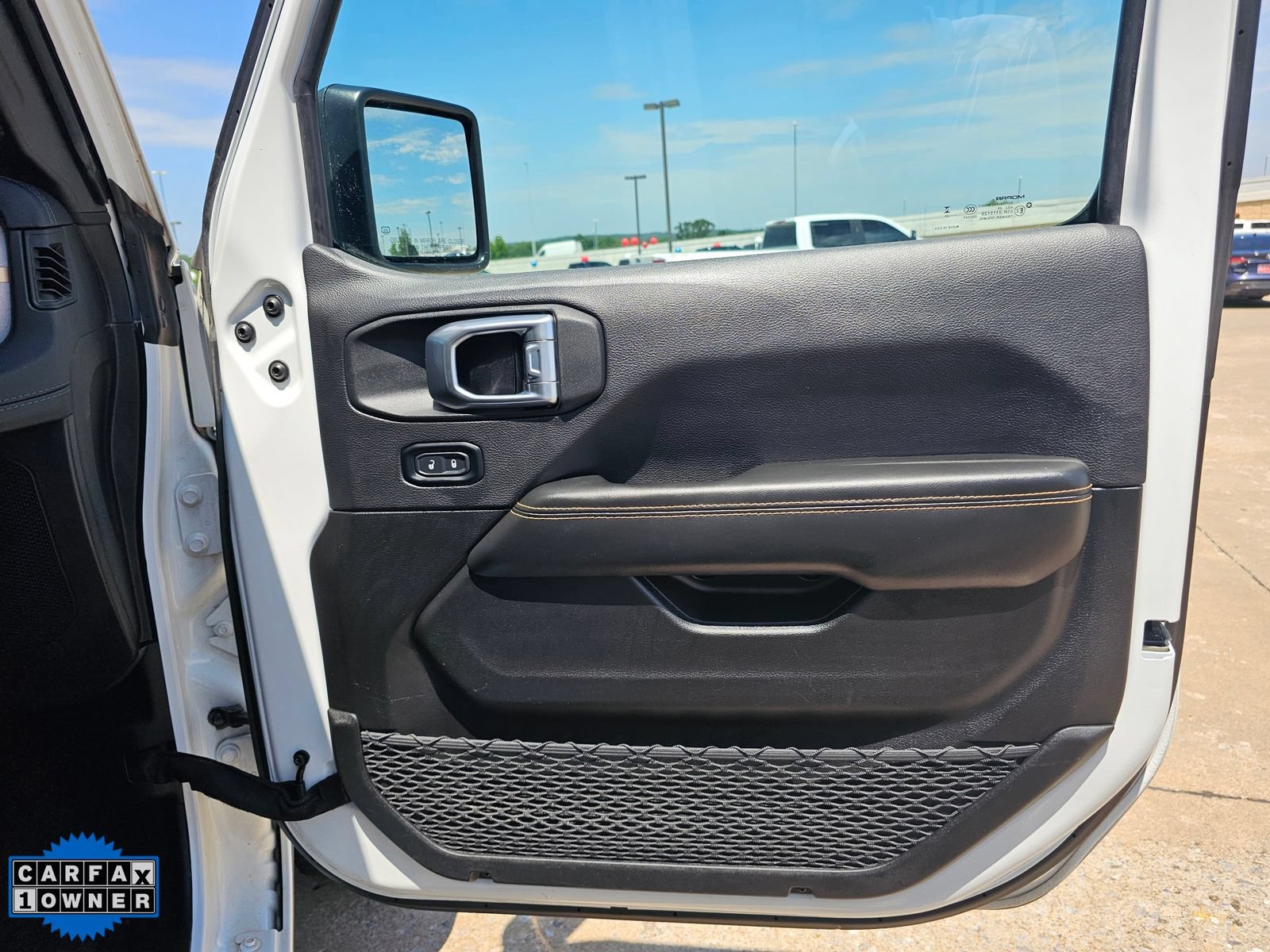Used 2024 Jeep Wrangler Unlimited Sahara AWD/4WD image 30