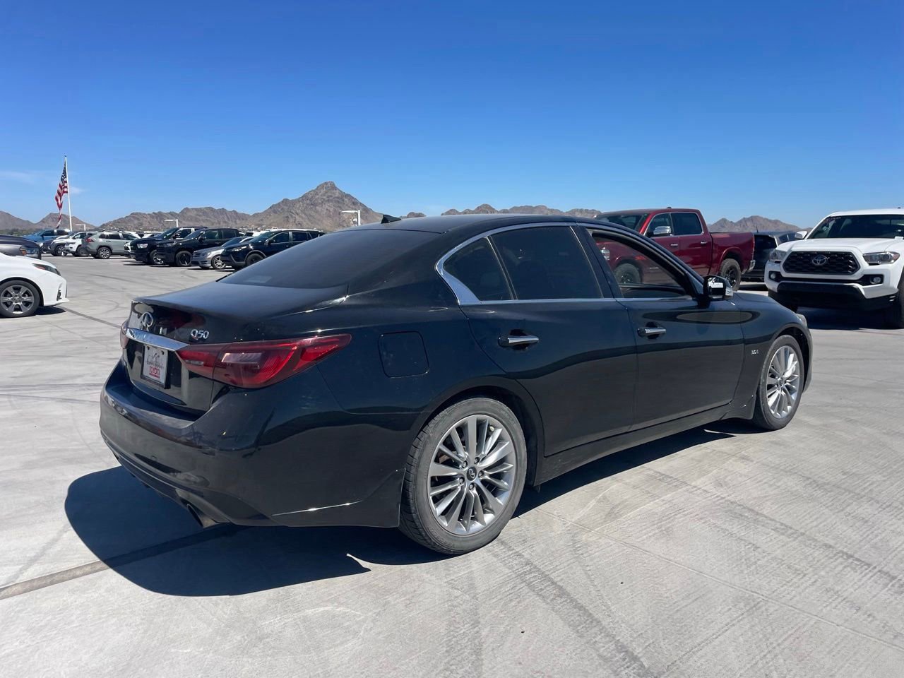 Used 2018 INFINITI Q50 Luxe w/ Cargo Package (L95) image 2