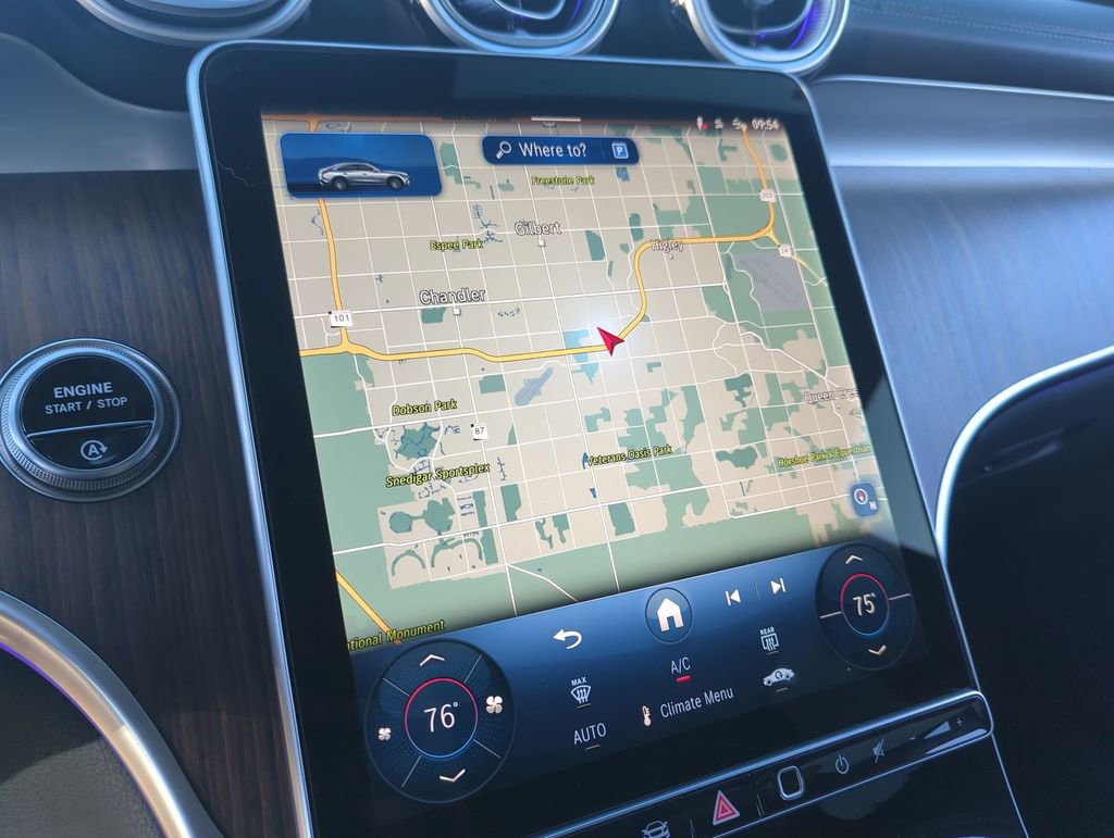 Used 2025 Mercedes-Benz GLC 300 4MATIC image 14