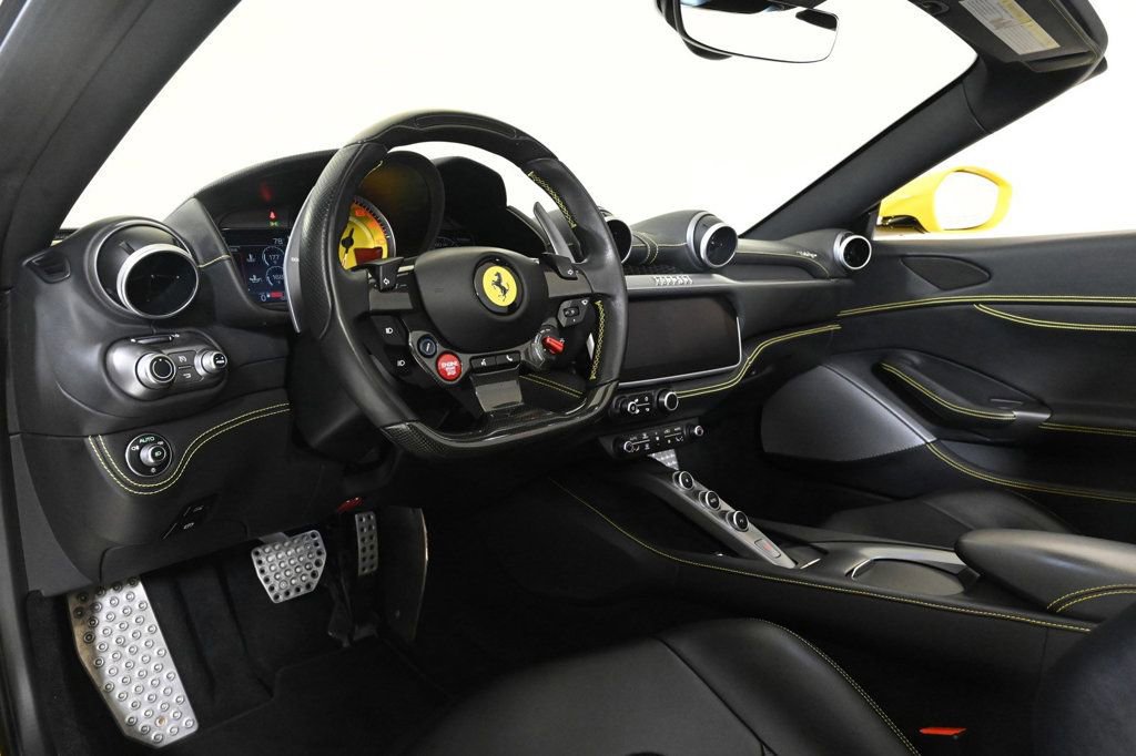 Certified 2020 Ferrari Portofino image 3