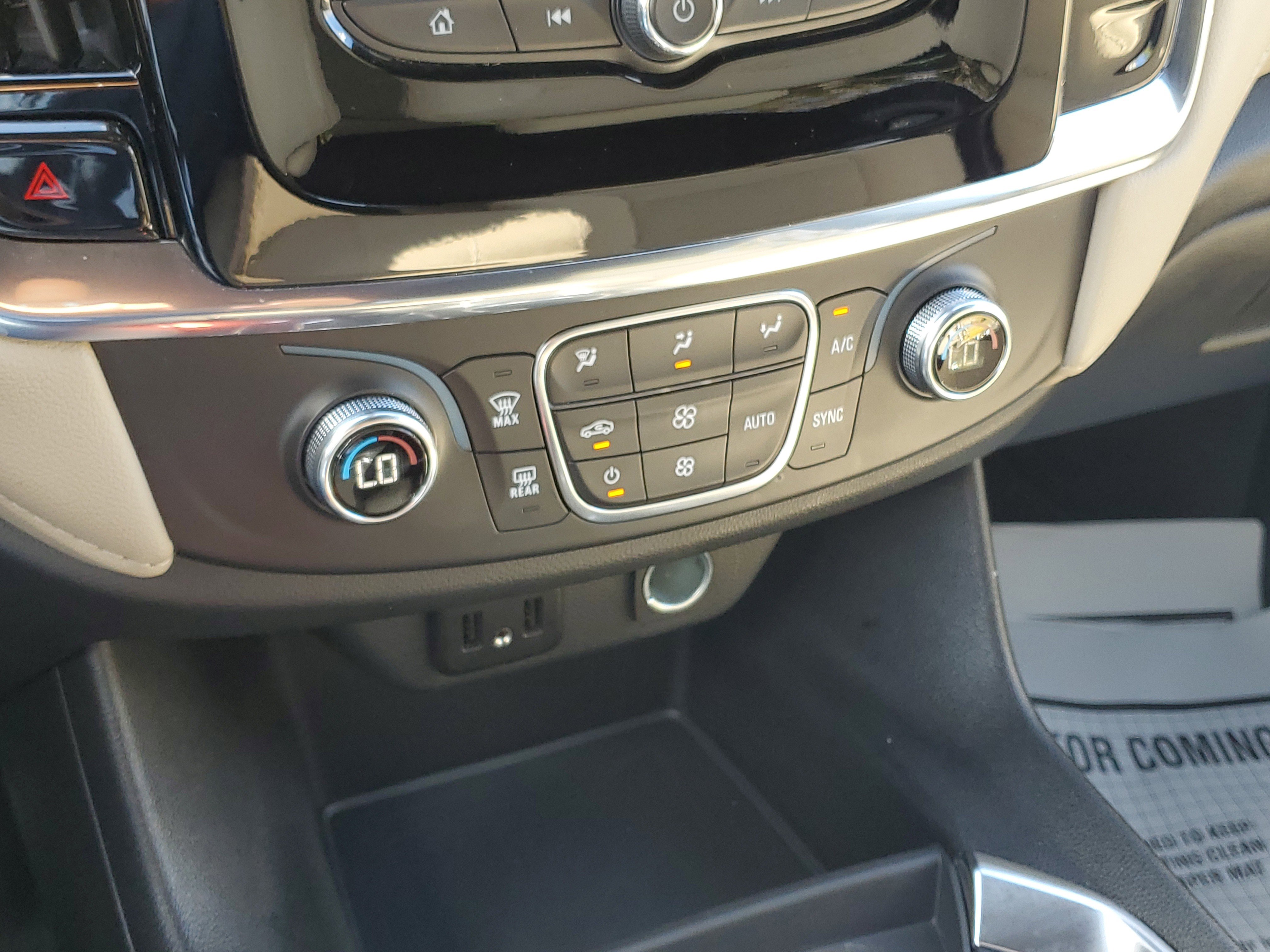 Used 2023 Chevrolet Traverse LS image 17