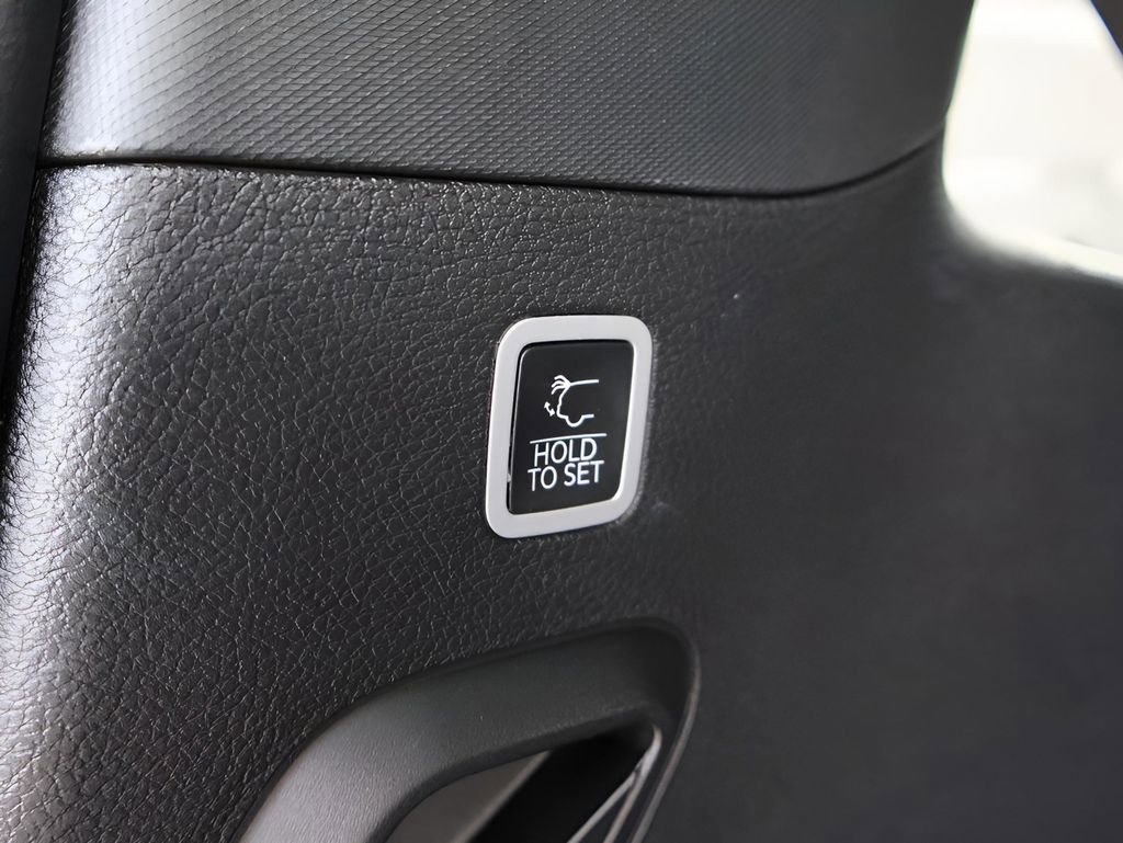 Used 2024 Jeep Grand Wagoneer Series III w/ Rear Seat Video Group 1 image 21