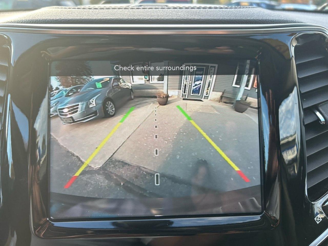 Used 2019 Jeep Cherokee Limited image 14