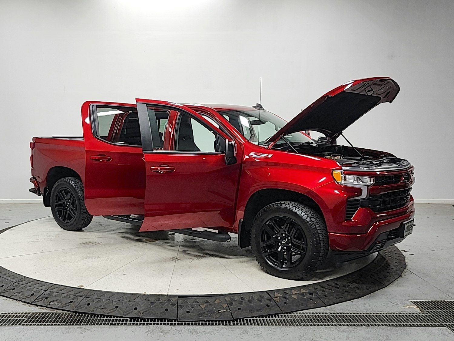 Used 2022 Chevrolet Silverado 1500 RST w/ Convenience Package II AWD/4WD image 9