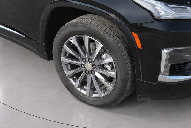 Used 2022 Chevrolet Traverse Premier FWD image 9