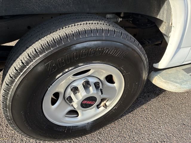 Used 2024 GMC Savana 2500 w/ Driver Convenience Package image 15