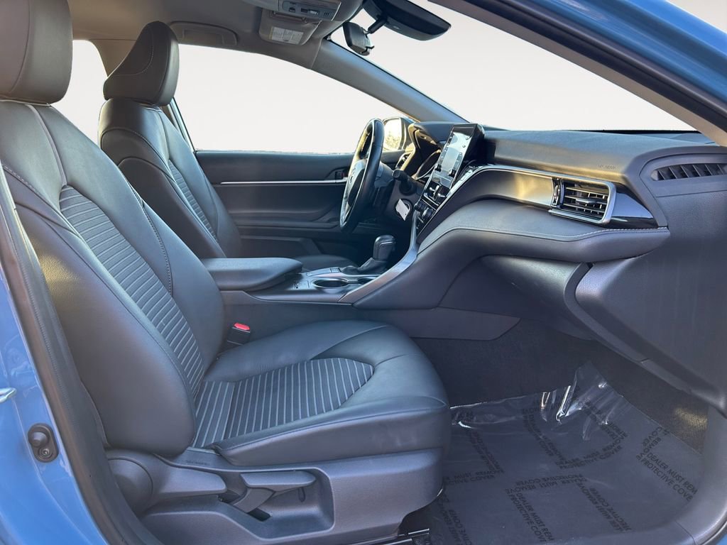 Used 2024 Toyota Camry SE w/ Cold Weather Package FWD image 10