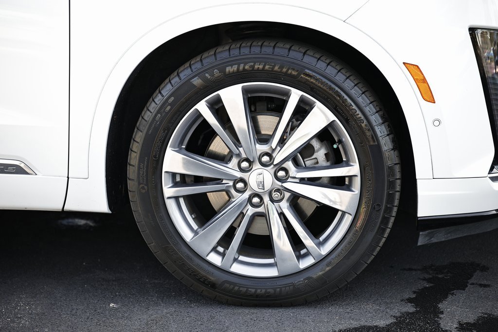 Used 2024 Cadillac XT6 Premium Luxury w/ Technology Package image 4
