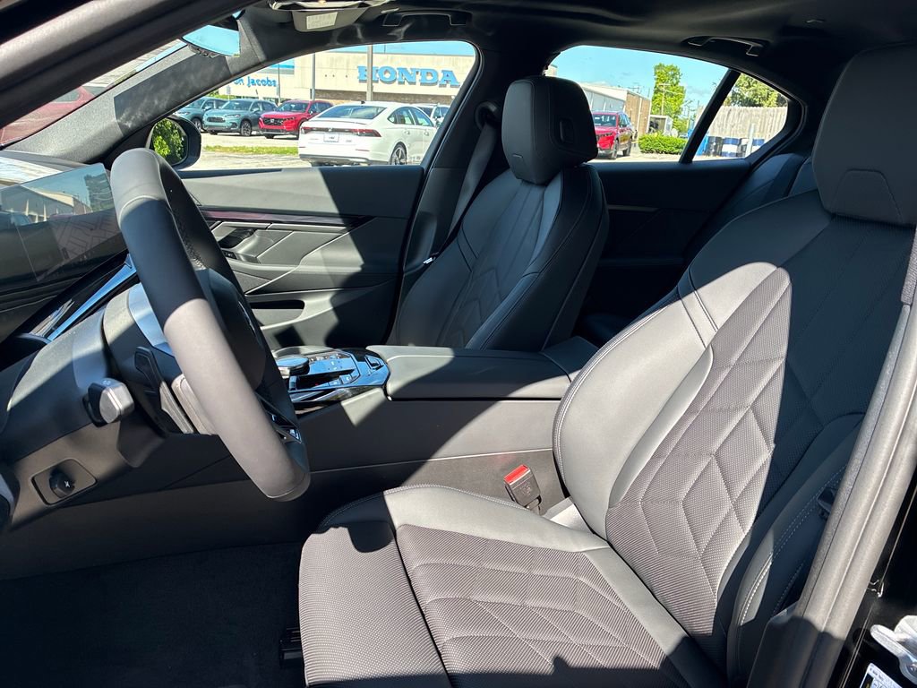 New 2027 BMW 530i xDrive AWD/4WD image 11