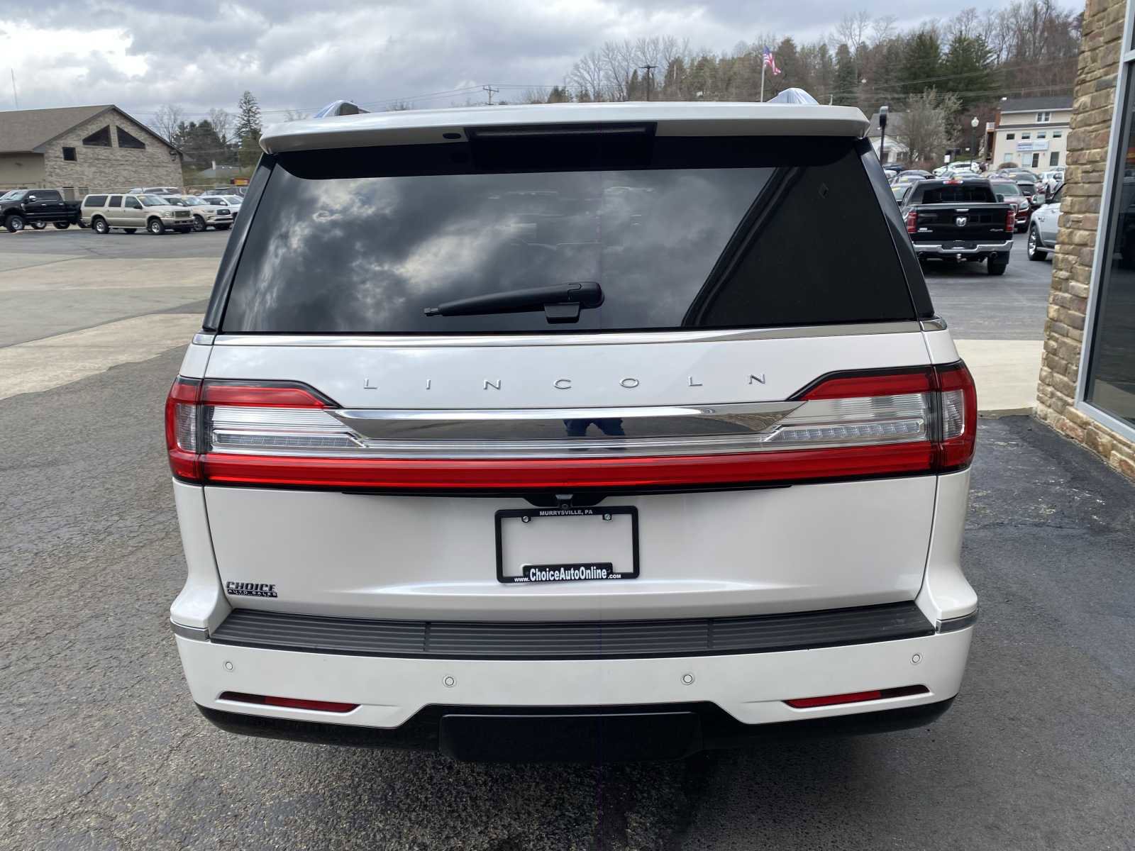 Used 2018 Lincoln Navigator L Reserve w/ Technology Package image 15