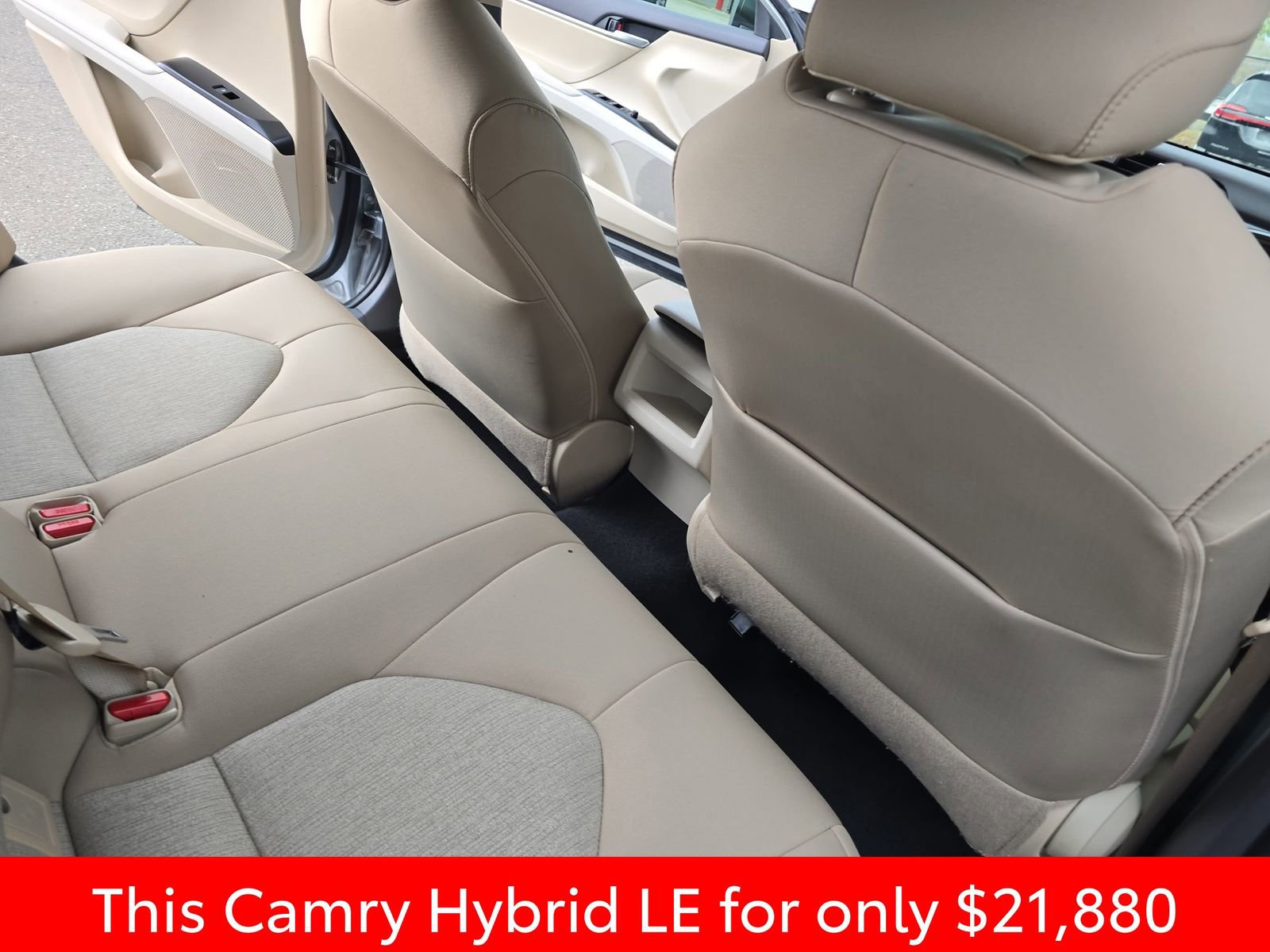 Used 2020 Toyota Camry LE image 17